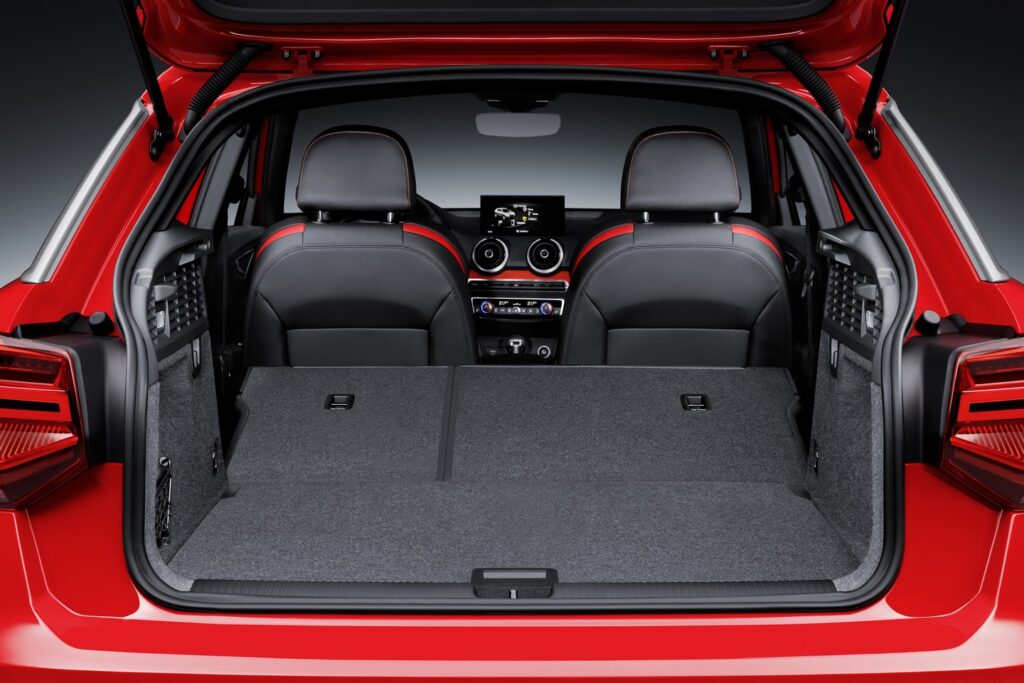 Luggage compartment, Colour: Tango Red