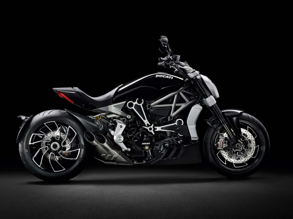 Ducati-XDiavel-S-San-Diego-studio-action-40