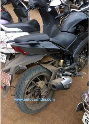 bajaj-pulsar-cs400-spy-photo-2