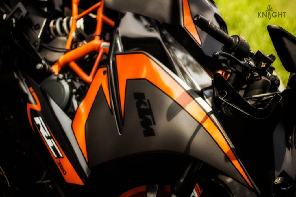 Custom KTM RC 390 Wrap by KNIGHT Auto Customizer