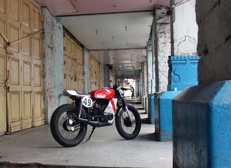 ironic-engineerings-yamaha-rx100-cafe-racer-3