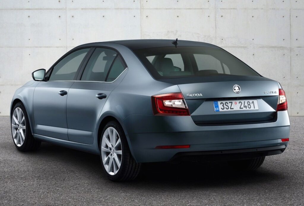 2017-skoda-octavia-facelift-rear-three-quarter-unveiled