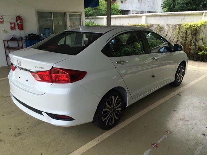 2017-honda-city-white-rear