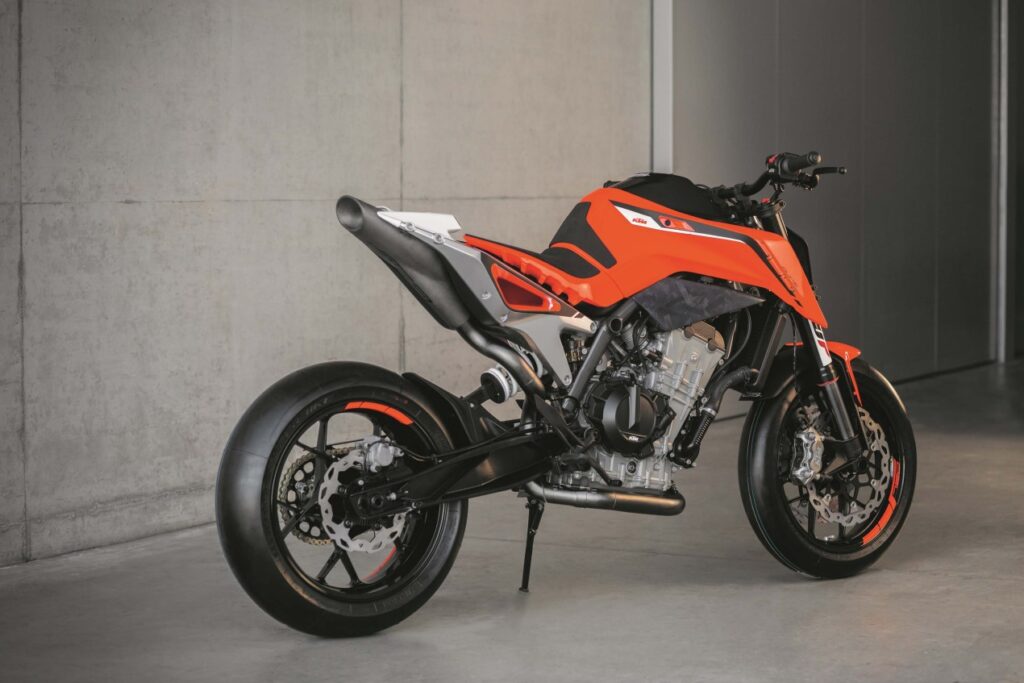 ktm-790-duke-prototype-eicma-04