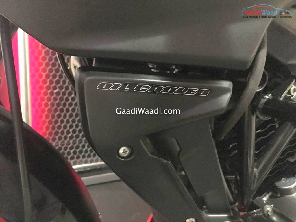 new-bajaj-pulsar-160-ns-11