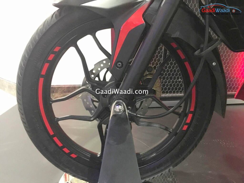 new-bajaj-pulsar-160-ns-8