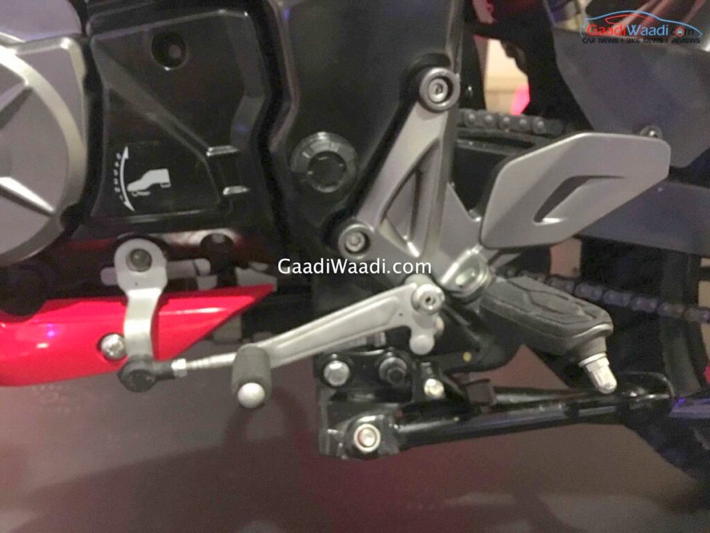 new-bajaj-pulsar-160-ns-9