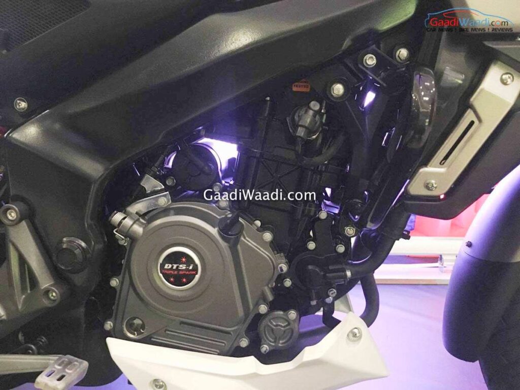 new-bajaj-pulsar-200ns-fi-1