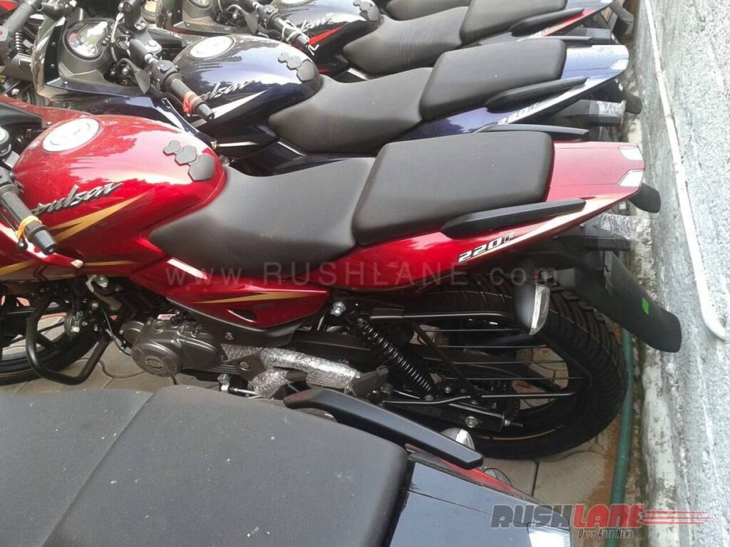 new-bajaj-pulsar-220f-red-8