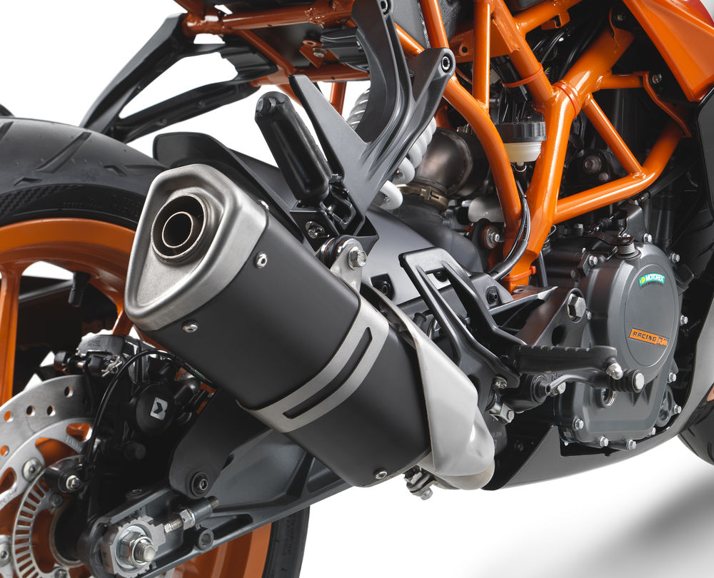 cw1116-2017-ktm-rc-390-image-02