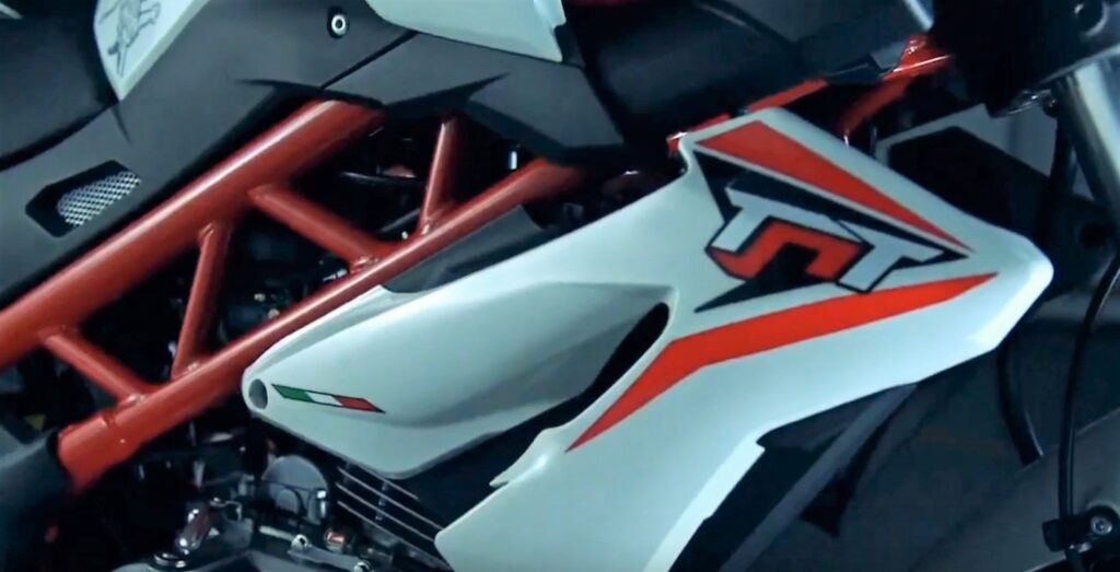 2017-02-02-17_05_18-new-benelli-tnt-150-_-official-teaser-youtube