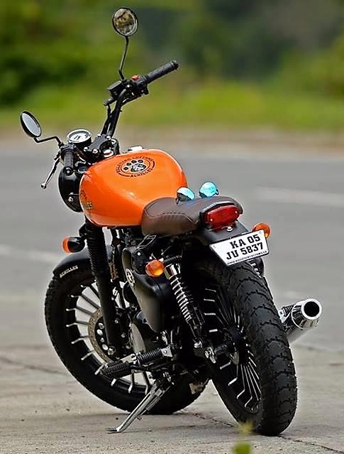 0-Achilles-Royal-Enfield-Scrambler-by-Bulleteer-Customs