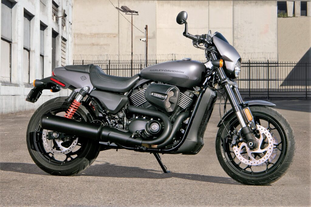 17-hd-street-rod-1-large@x2