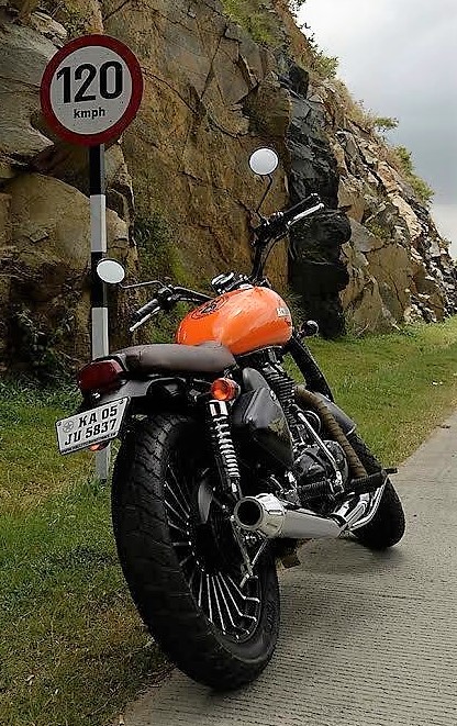 Royal-Enfield-Scrambler-Modify-by-Bulleteer-Customs