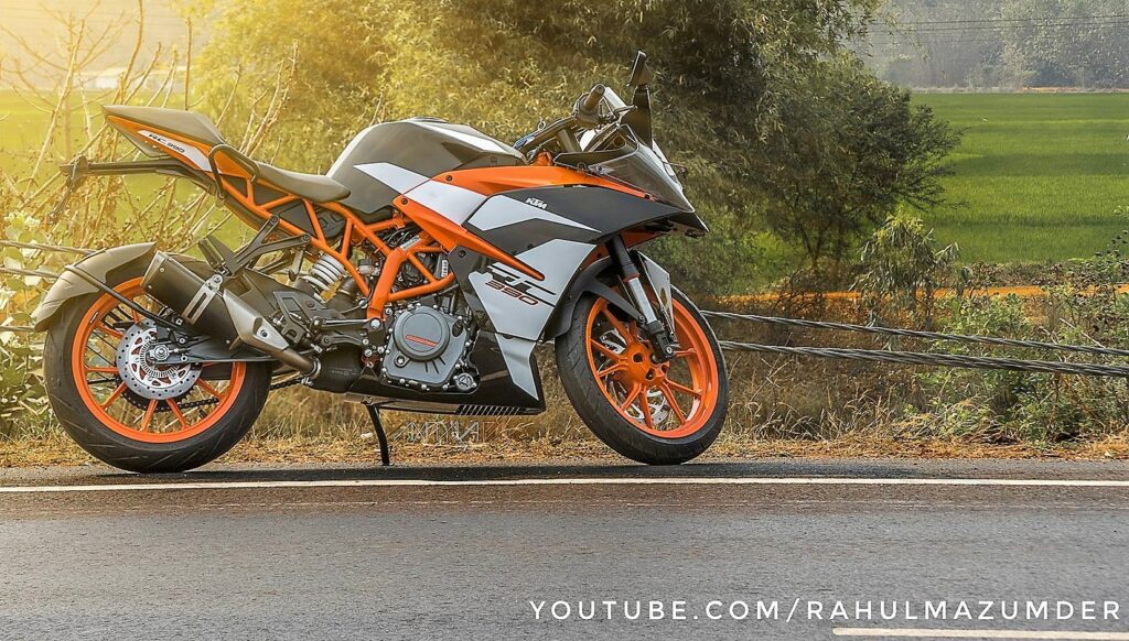 2017-KTM-RC-390-Review-1