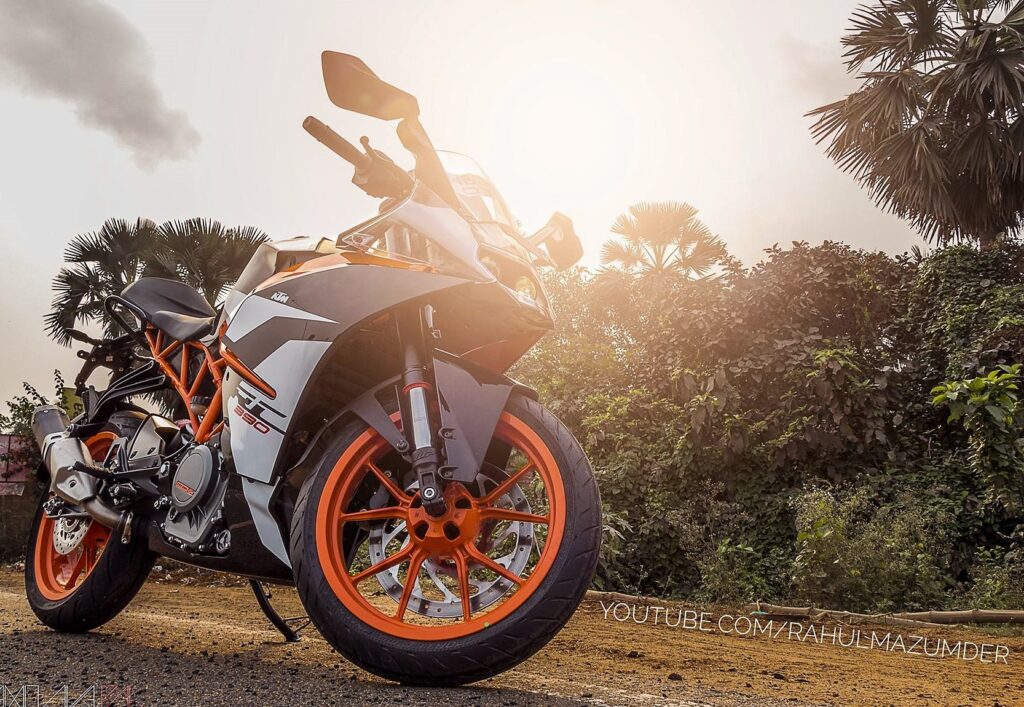 2017-KTM-RC-390-Review-2