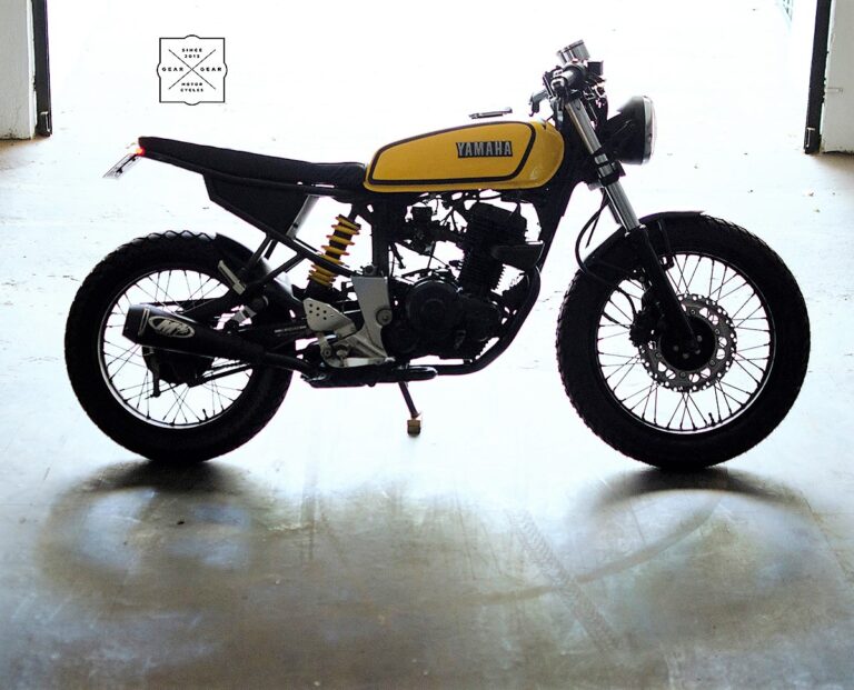 Yamaha FZ Modified to Look Like the Legendary RX 100