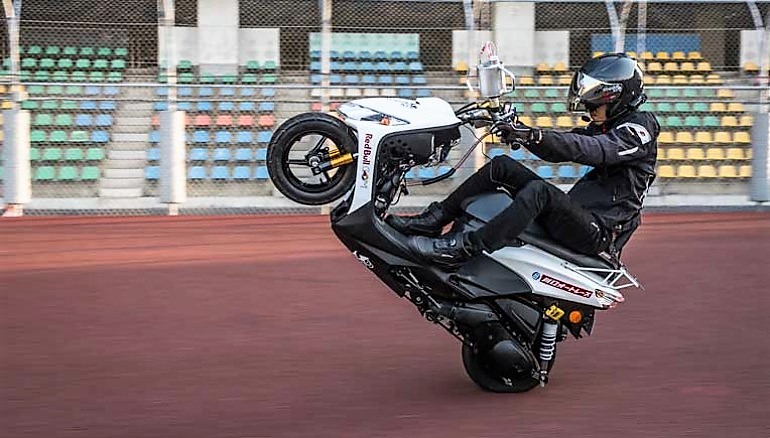 500-kms-Wheelie-World-Record-3