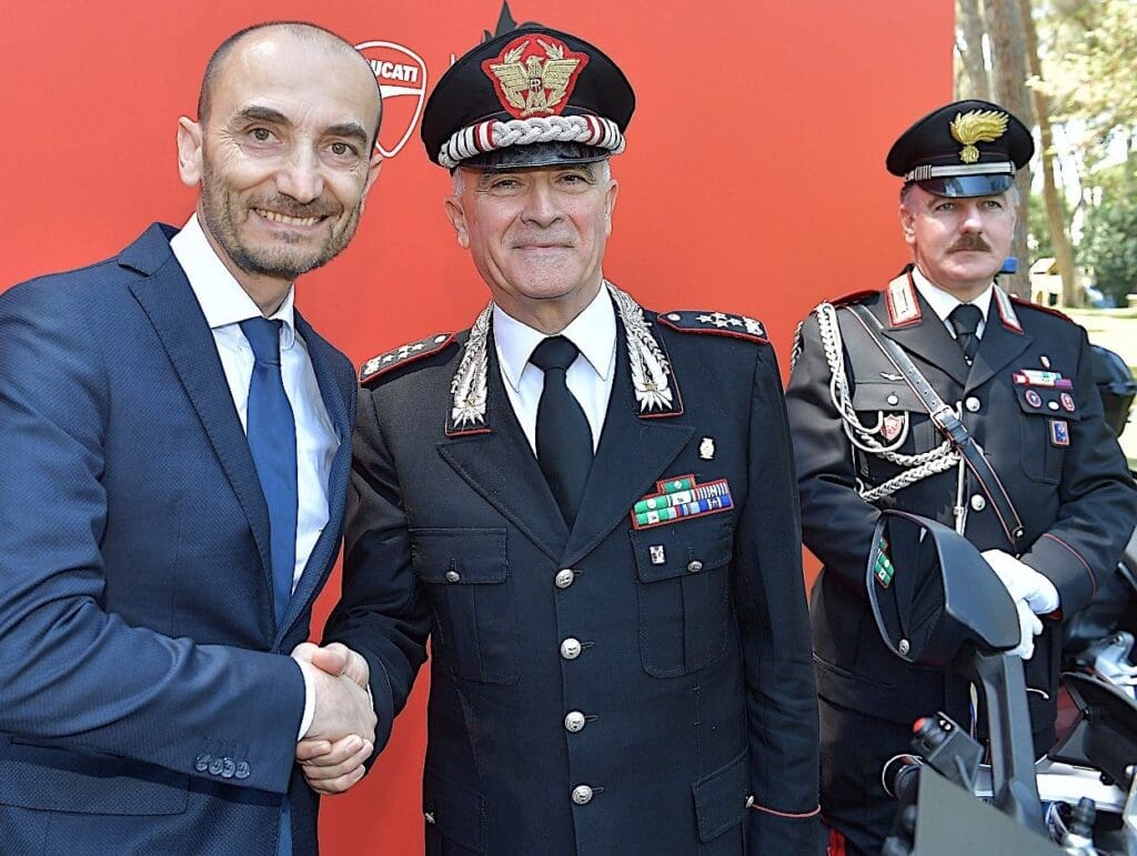 italian-police-gets-new-ducati-patrol-bikes-5