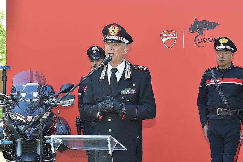 italian-police-gets-new-ducati-patrol-bikes-6