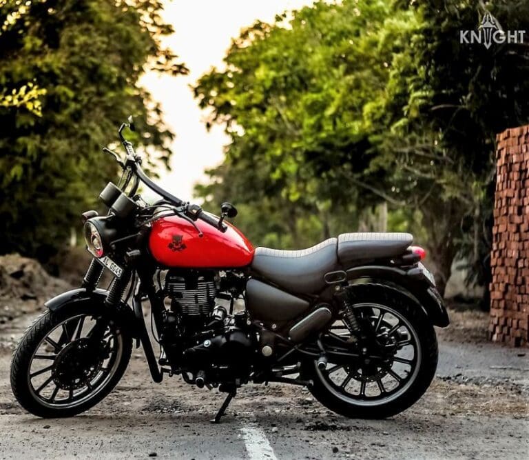 Meet Royal Enfield Thunderbird Gloss Red And Satin Black Edition