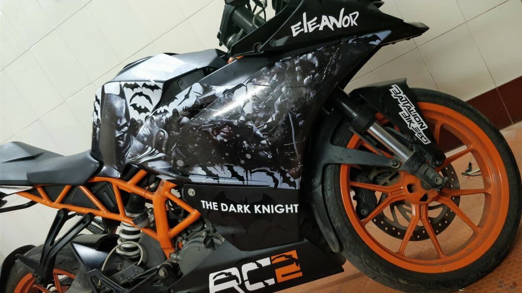 Batman-Themed KTM RC 200