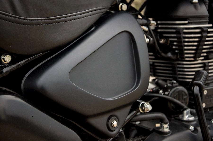 Royal Enfield Thunderbird 500 Black Magic