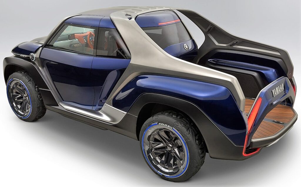 Yamaha Cross Hub Concept Car Rear 3-Quarter