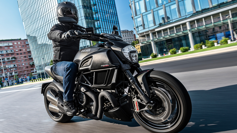 Ducati Diavel Carbon