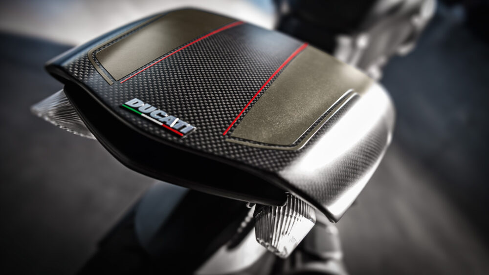 Ducati Diavel Carbon