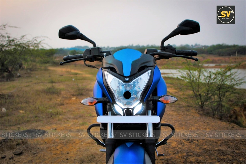 Metallic Blue Bajaj Pulsar NS200