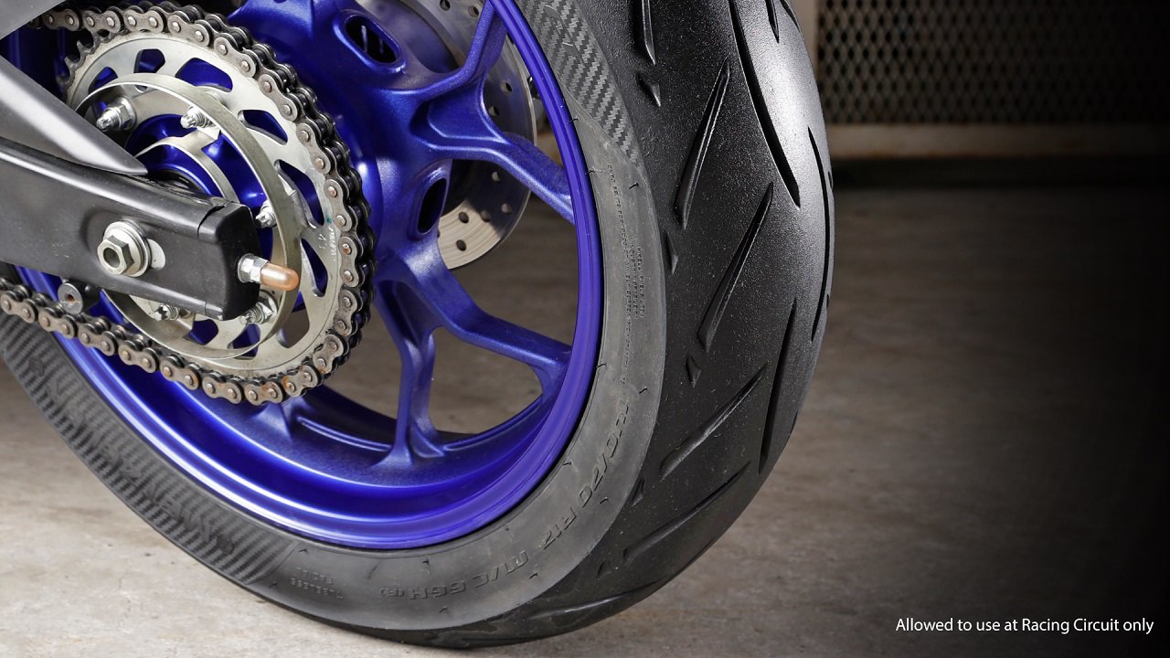 List of 7 Official Yamaha R15 V3 Accessories Details 