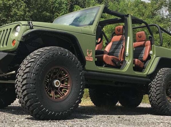 Modified Army Green Jeep Wrangler 6x6