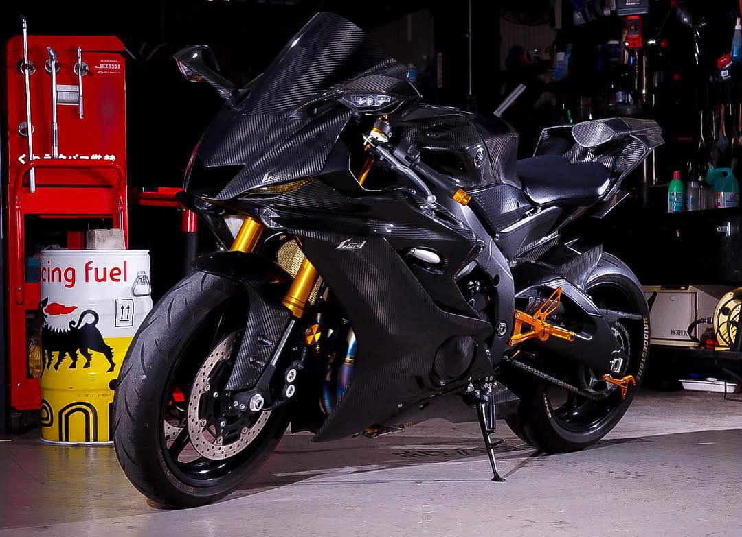 Yamaha R6 Carbon