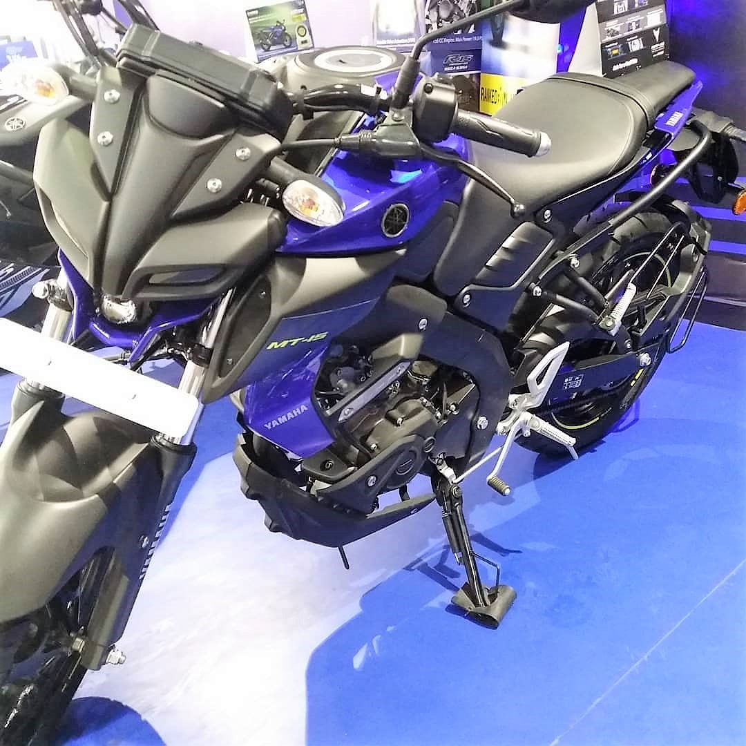 Red Yamaha MT-15