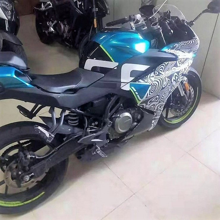 CFMoto 250SR