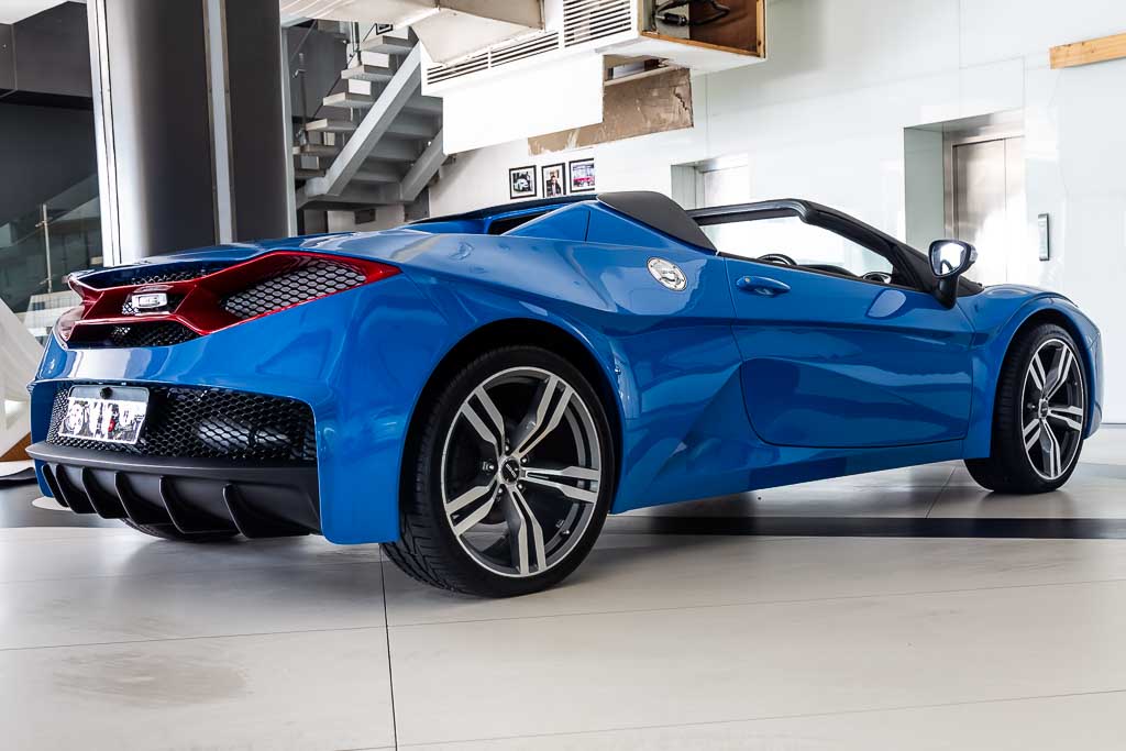 DC Avanti Roadster