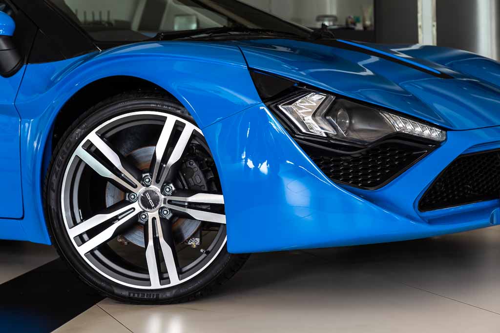 DC Avanti Roadster