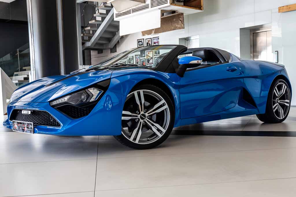 DC Avanti Roadster