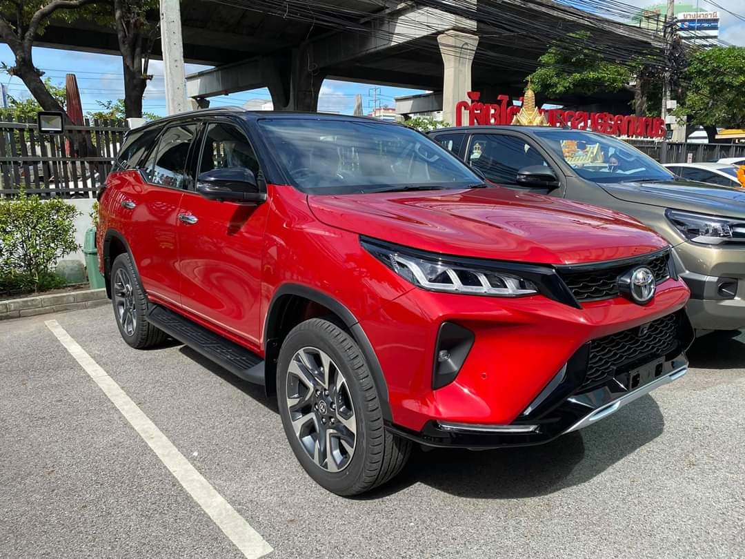 32 Live Photos of Emotional Red  Toyota Fortuner  Legender