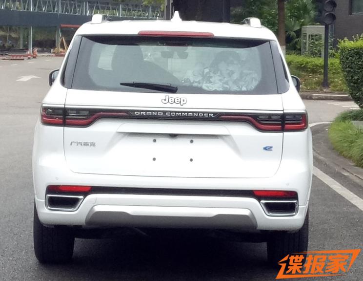 Rear View of Jeep Grand Commander