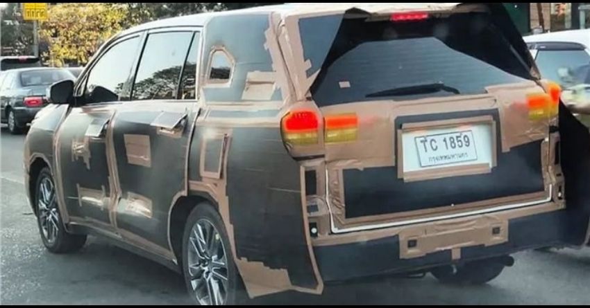 2023 Toyota Innova Spotted Testing; Gets Land Cruiser Like Rear Lights