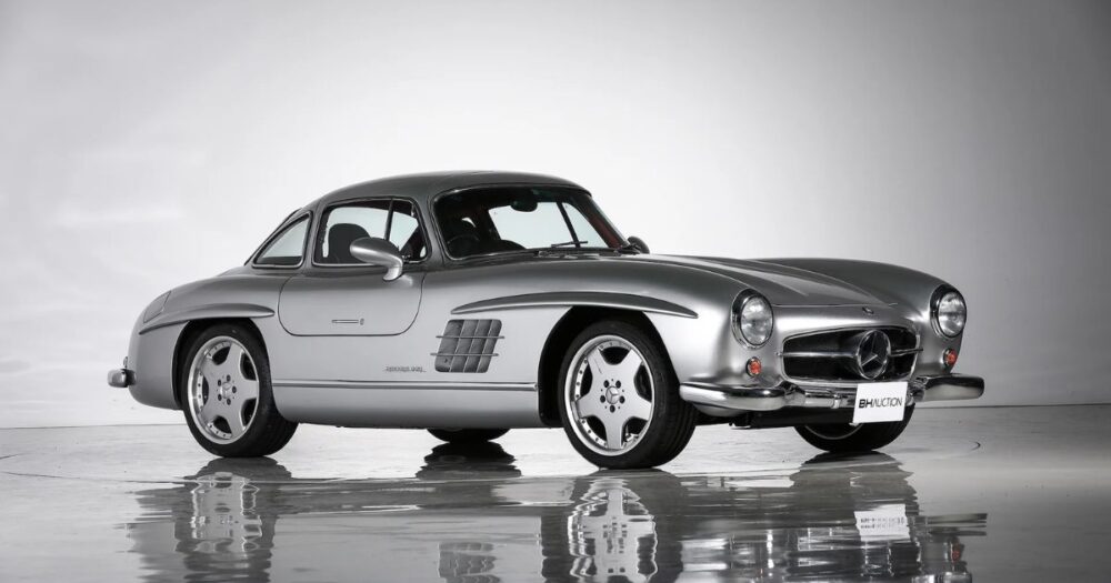 Gray Mercedes-Benz 300SL