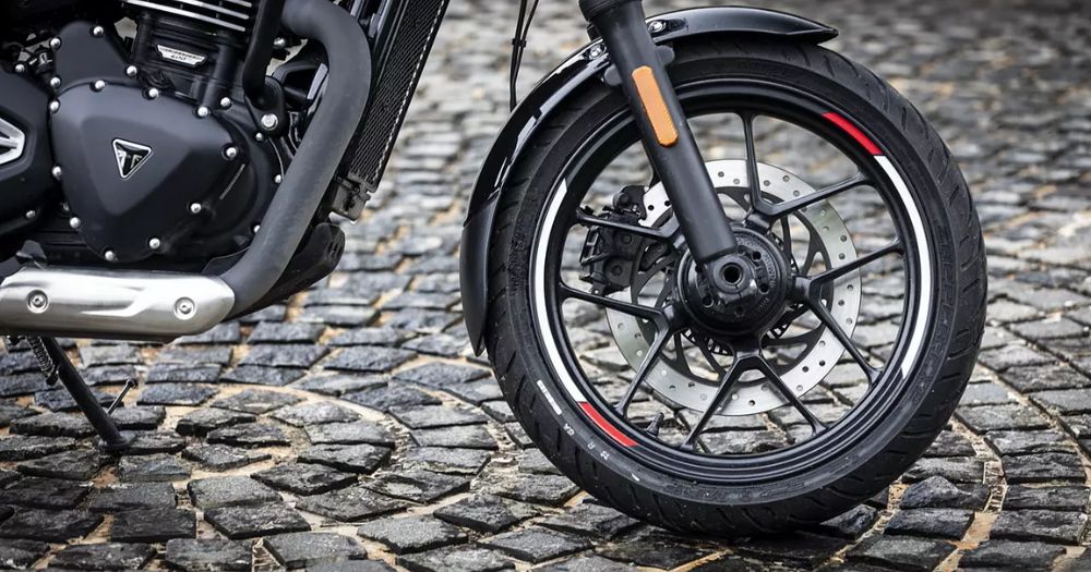 Triumph Speed T4